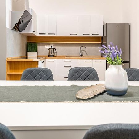 Deluxe Kazincy Apartment In The Heart Of Budapesta Exterior foto