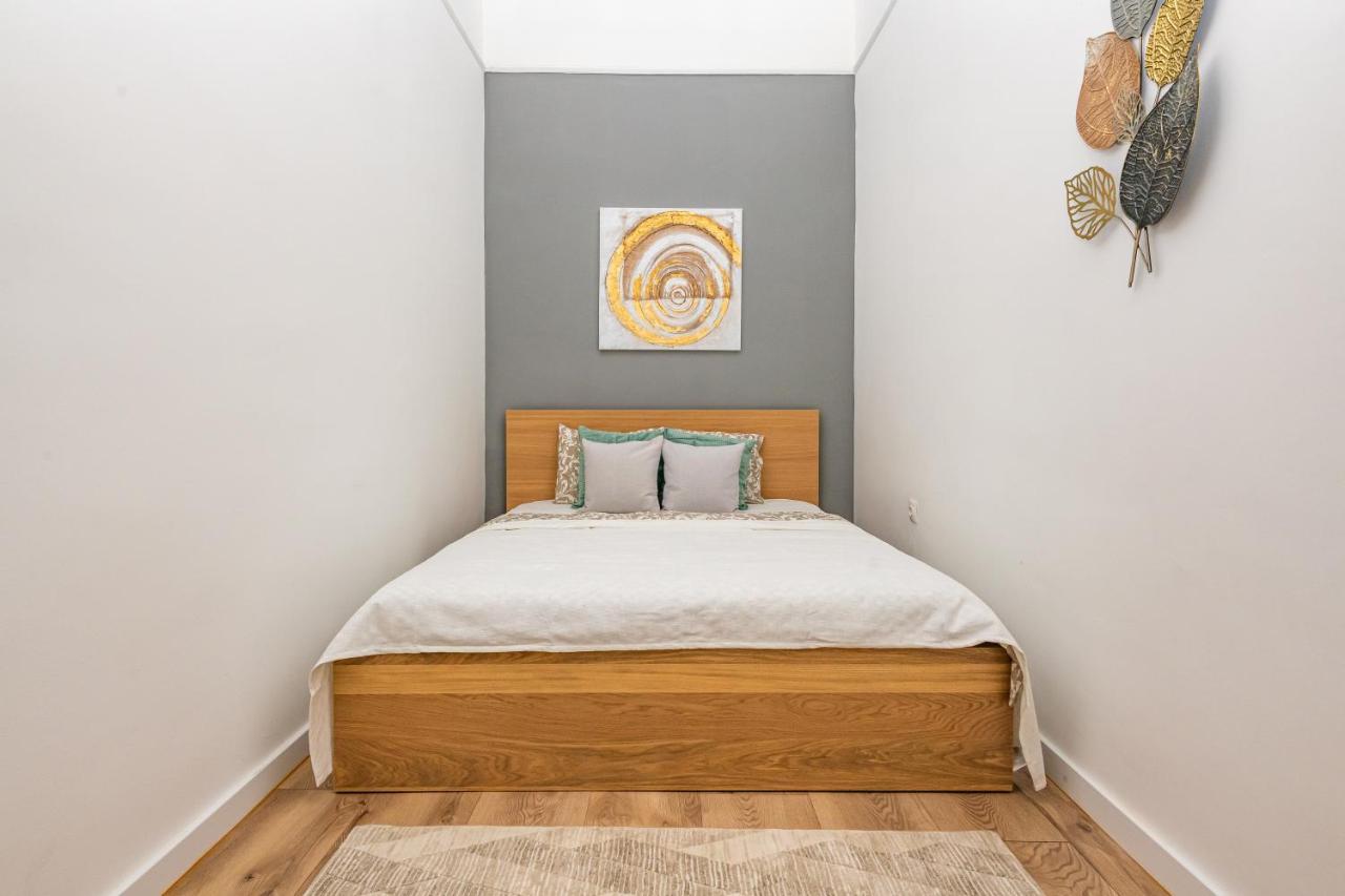 Deluxe Kazincy Apartment In The Heart Of Budapesta Exterior foto
