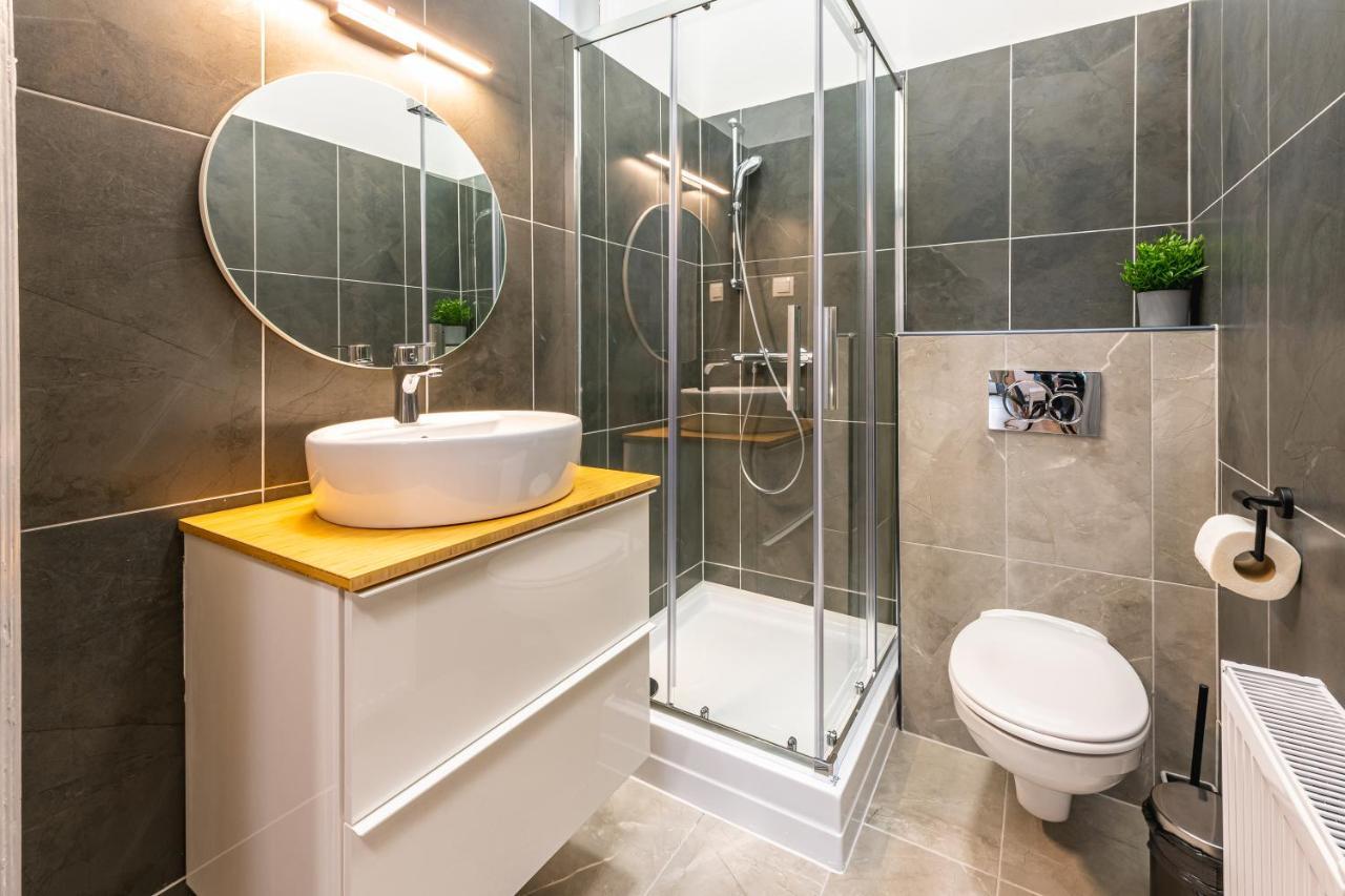 Deluxe Kazincy Apartment In The Heart Of Budapesta Exterior foto